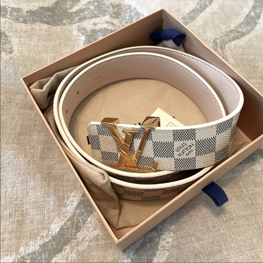 White and gold Louis Vuitton belt